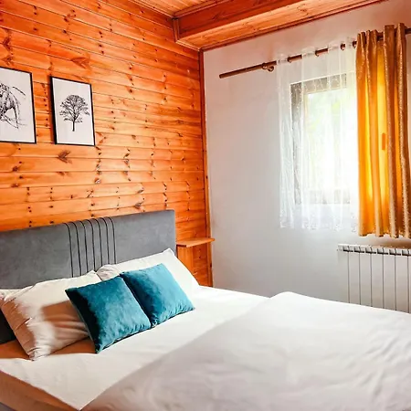 مزرعة للإقامة Logu I Harushave